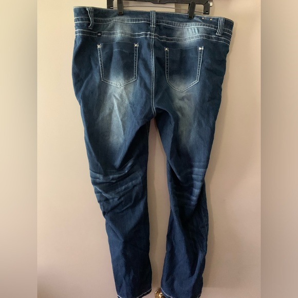 Almost Famous Plus size 24 Jeans, Darkwash - Picture 2 of 4